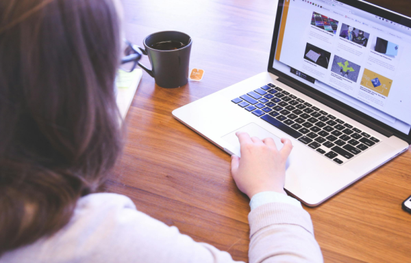 易车网：汽车资讯与服务的一体化平台